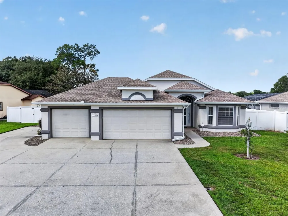 11506 LAKE DR Leesburg, FL 34788