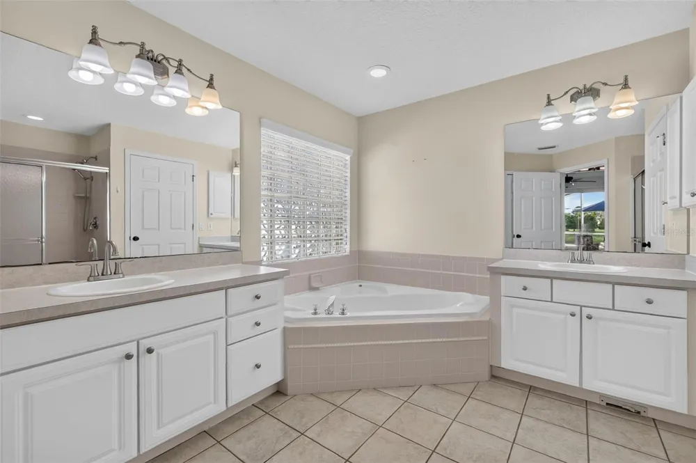 11506 LAKE DR Leesburg, FL 34788