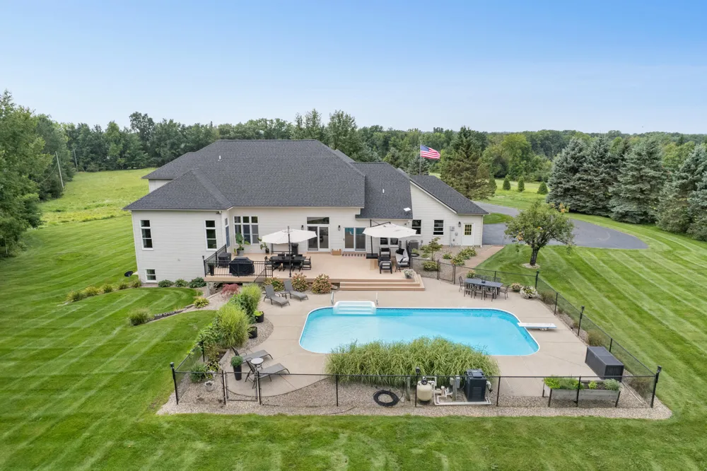 8155 96th Street SE Alto, MI 49302