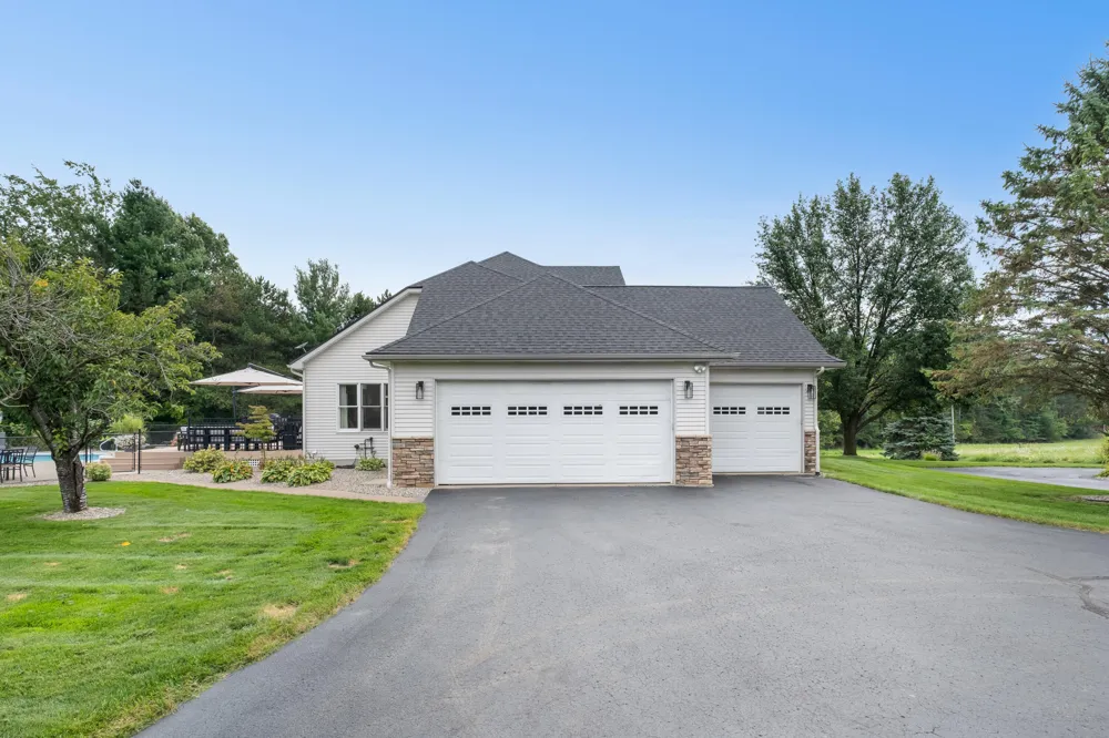 8155 96th Street SE Alto, MI 49302