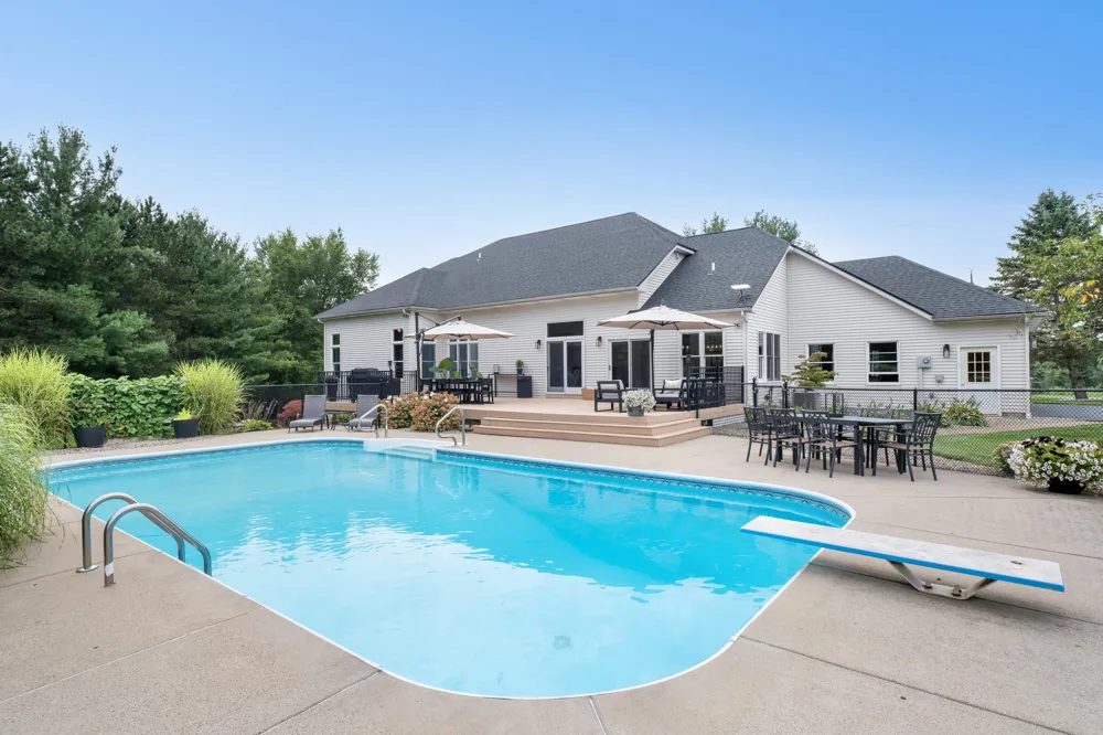 8155 96th Street SE Alto, MI 49302