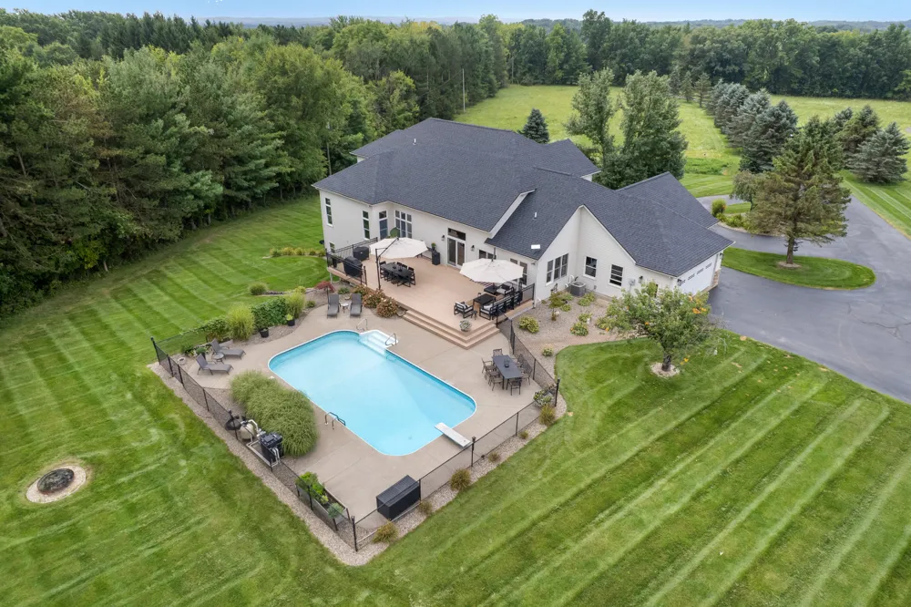 8155 96th Street SE Alto, MI 49302