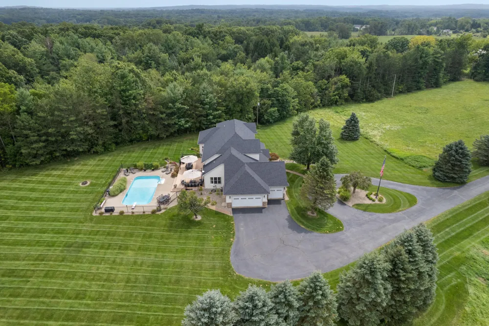 8155 96th Street SE Alto, MI 49302