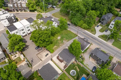 500 Douglas Ave