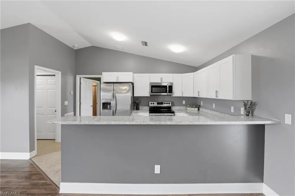 3017 NE 2nd Avenue Cape Coral, FL 33909