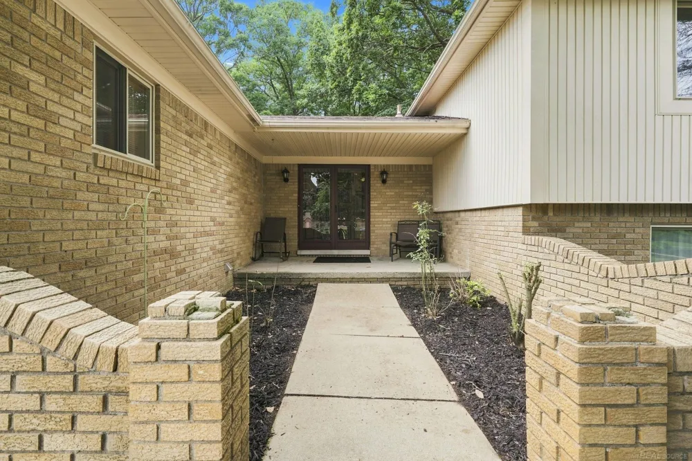 47795 Anna Court Shelby Charter Township, MI 48315