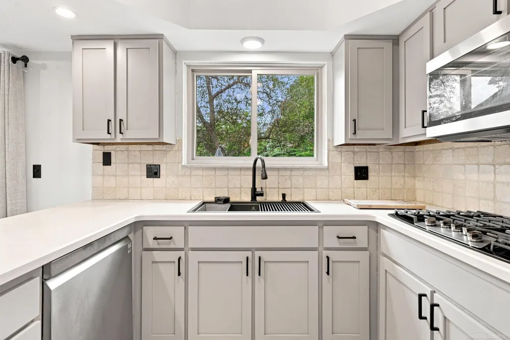 47795 Anna Court Shelby Charter Township, MI 48315
