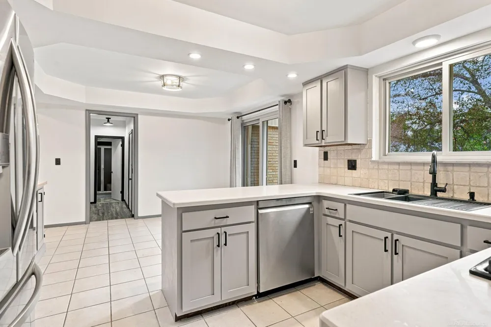47795 Anna Court Shelby Charter Township, MI 48315