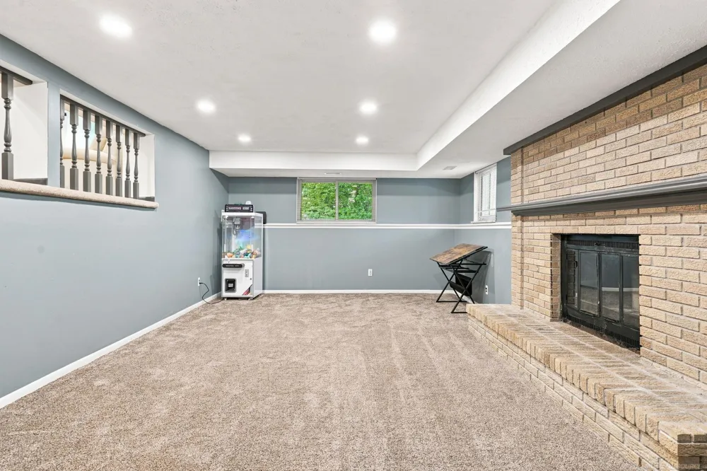 47795 Anna Court Shelby Charter Township, MI 48315