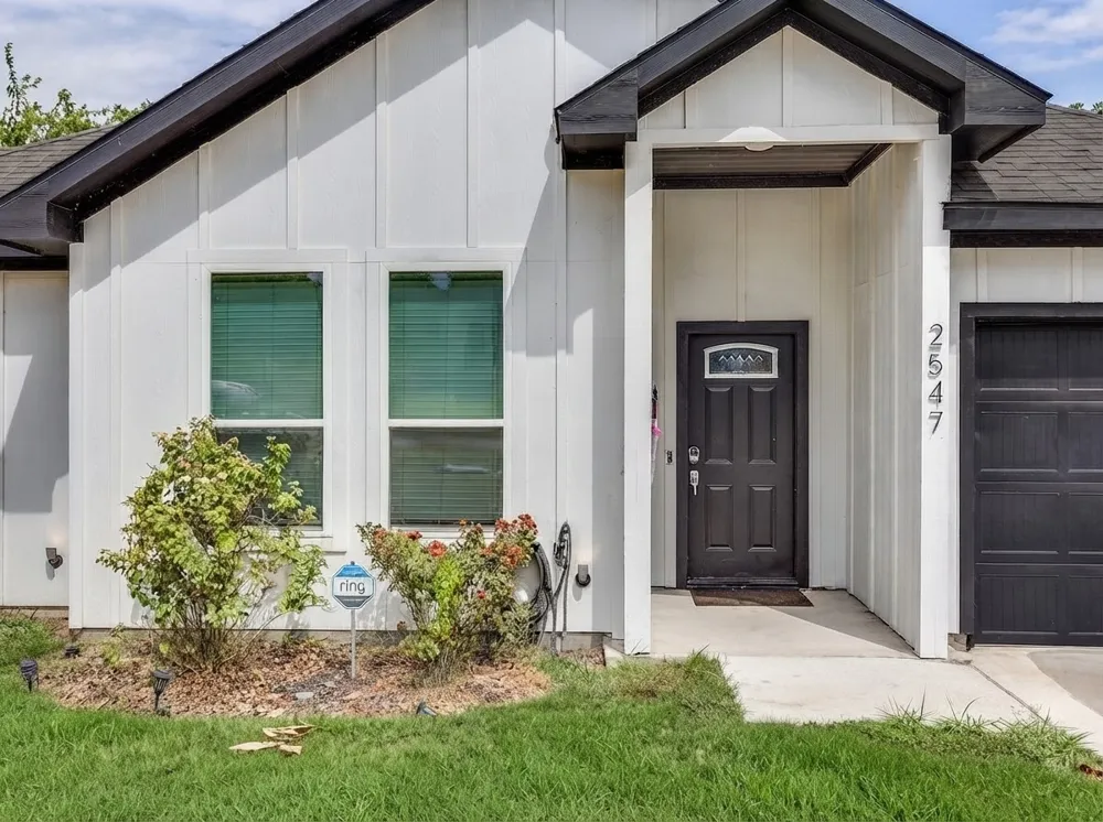 2547 Fatima Avenue Dallas, TX 75241