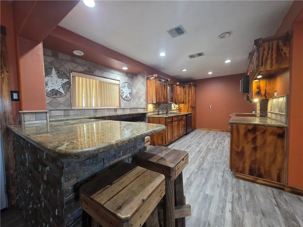 1905 Suntide Road Corpus Christi, TX 78409