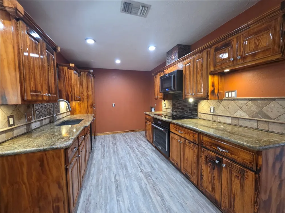 1905 Suntide Road Corpus Christi, TX 78409