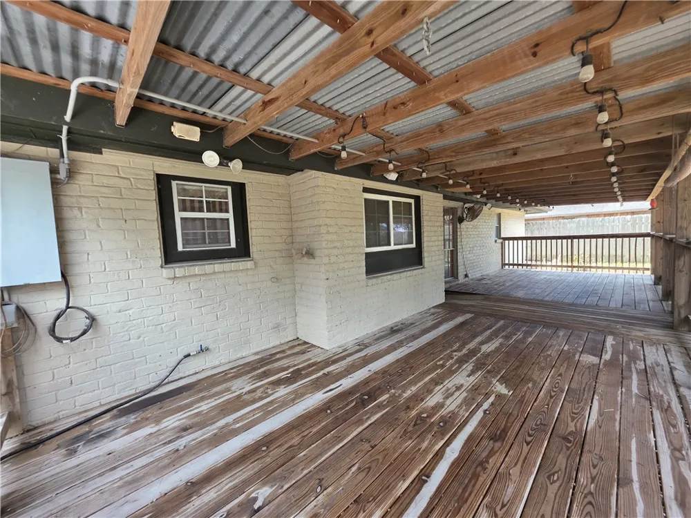 1905 Suntide Road Corpus Christi, TX 78409