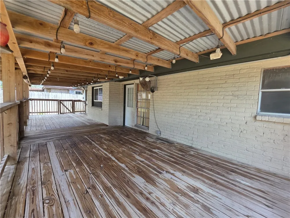 1905 Suntide Road Corpus Christi, TX 78409