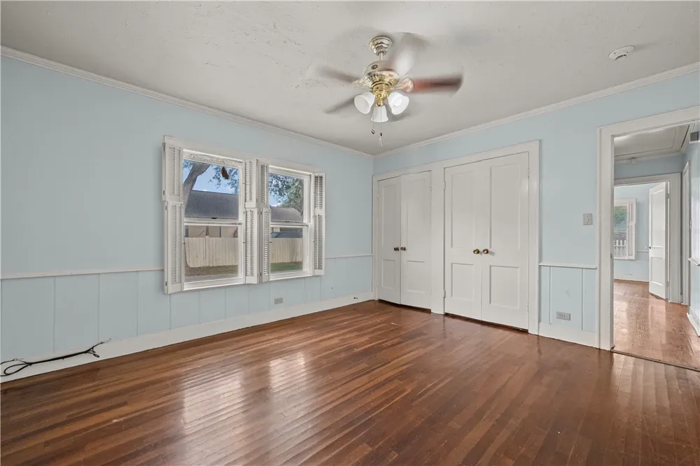 813 E Market Sinton, TX 78387