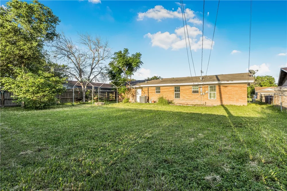 1109 Salem Drive Corpus Christi, TX 78412