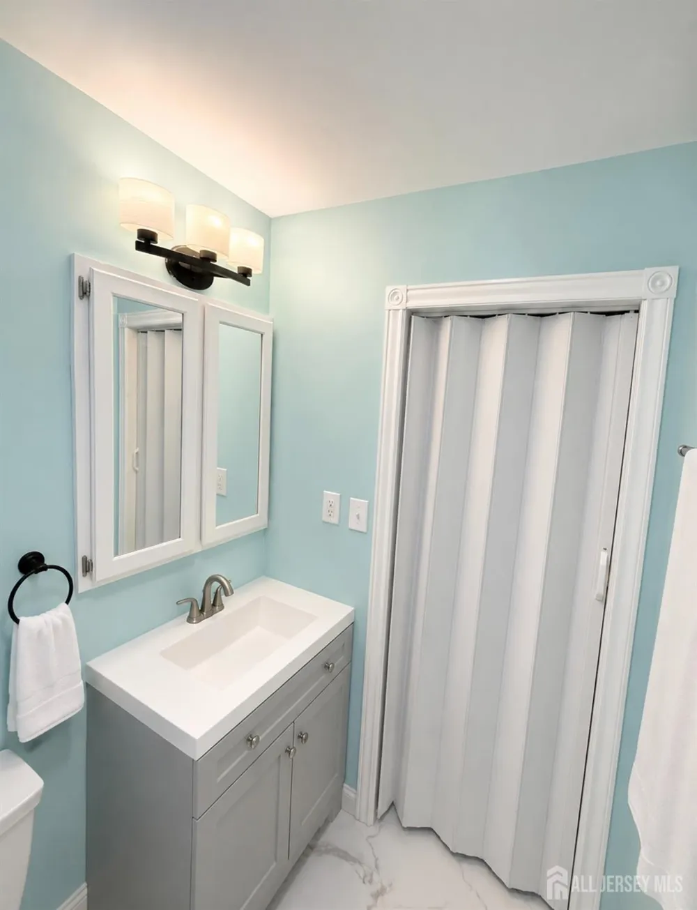 905 Spruce Hills Drive Drive #905 Glen Gardner, NJ 08826