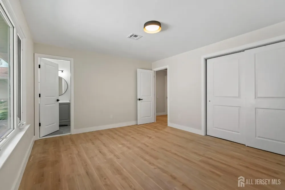 164 Kalmia Plaza #164A Monroe, NJ 08831