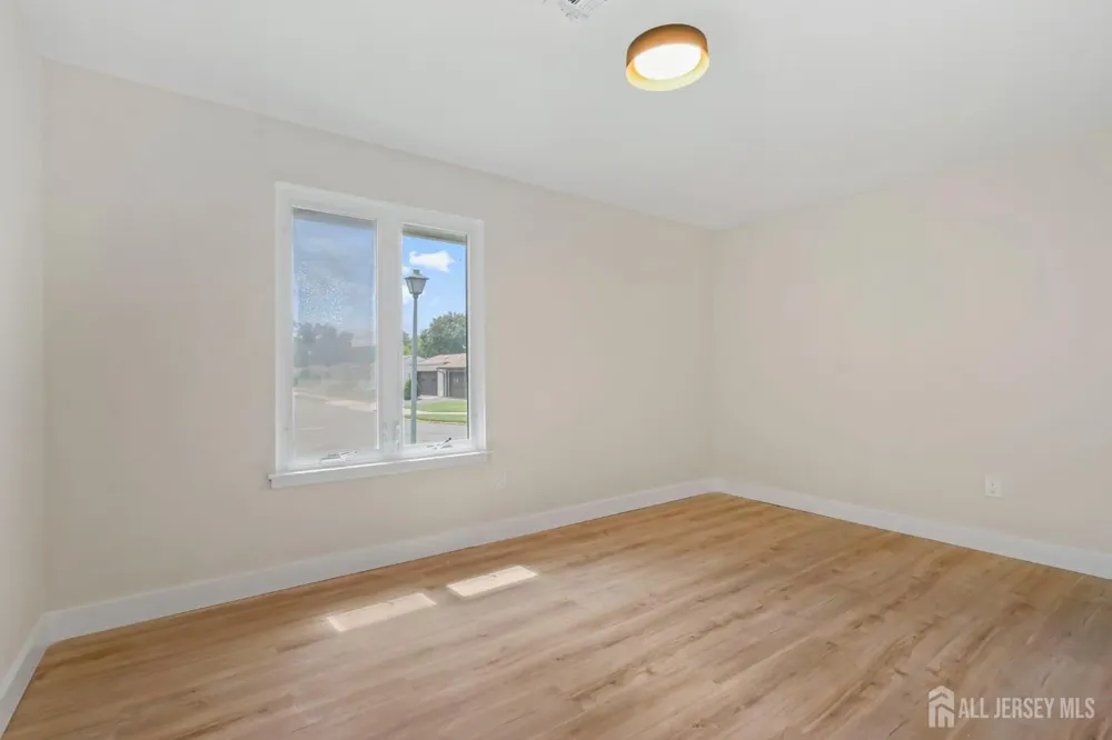 164 Kalmia Plaza #164A Monroe, NJ 08831