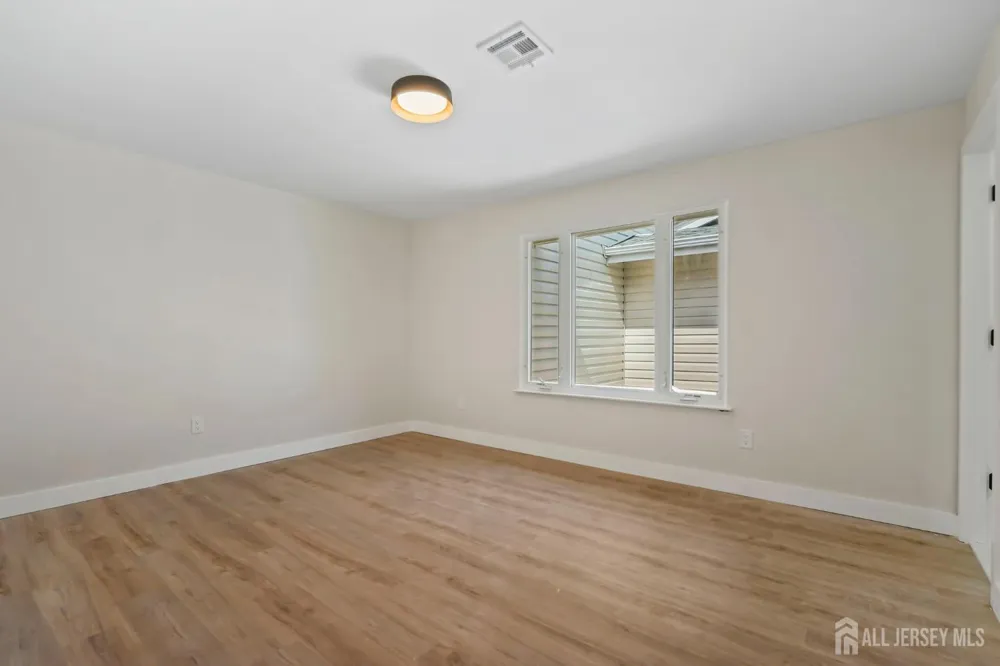 164 Kalmia Plaza #164A Monroe, NJ 08831