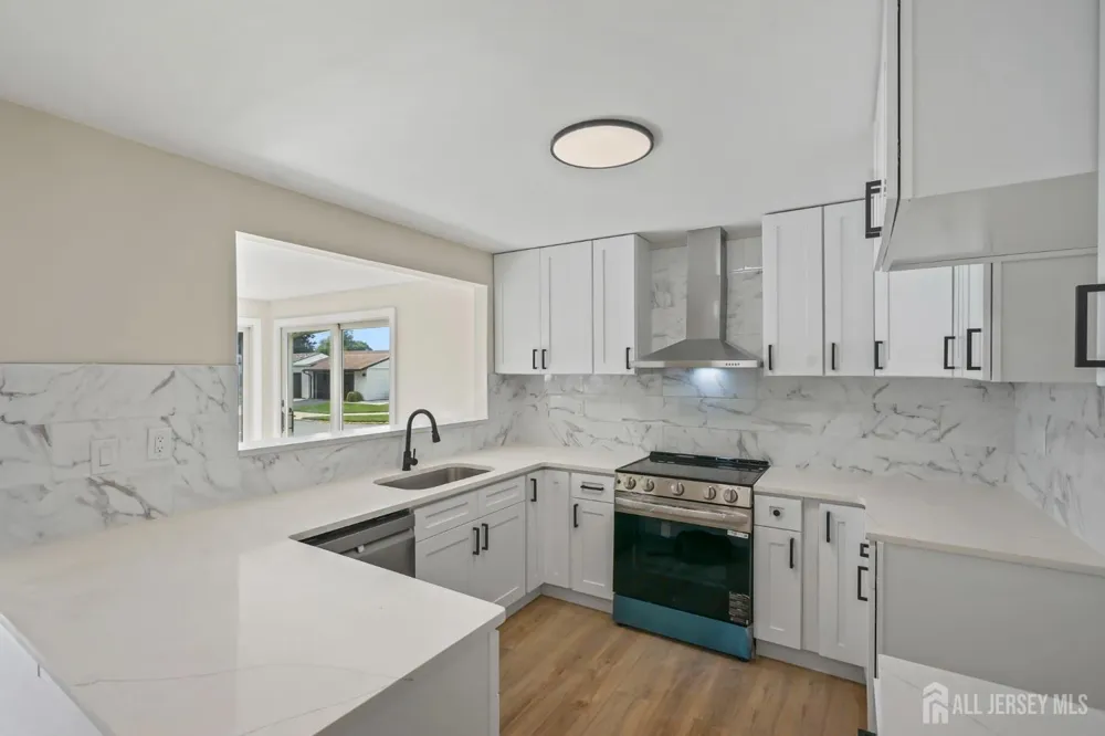 164 Kalmia Plaza #164A Monroe, NJ 08831