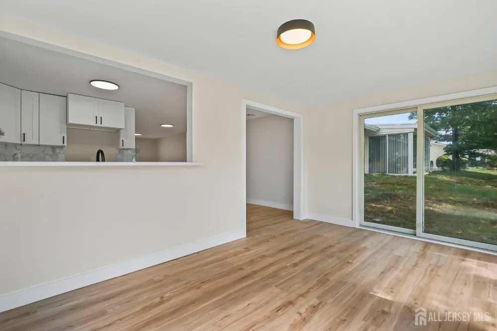 164 Kalmia Plaza #164A Monroe, NJ 08831