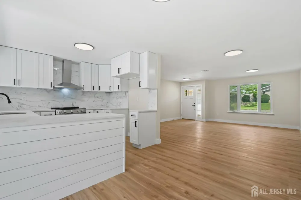 164 Kalmia Plaza #164A Monroe, NJ 08831