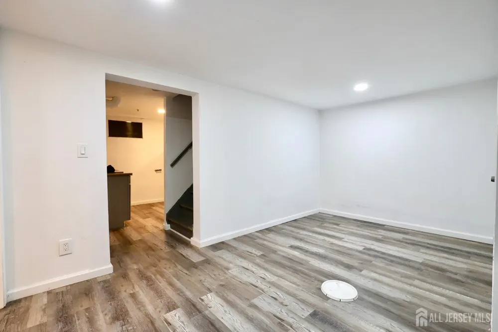 48 Buchanan Avenue Sayreville, NJ 08859