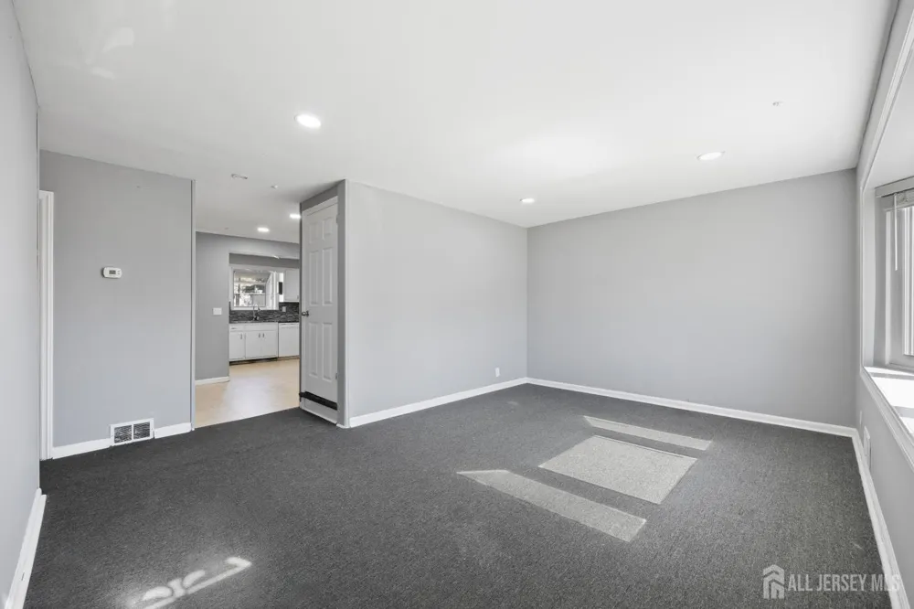 48 Buchanan Avenue Sayreville, NJ 08859