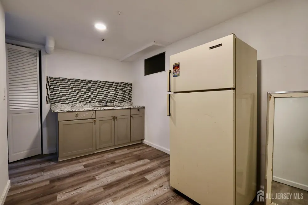48 Buchanan Avenue Sayreville, NJ 08859