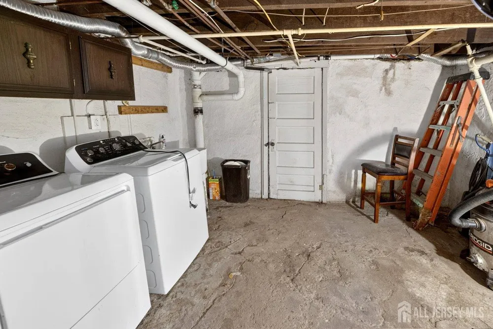 53 Sanhican Drive Trenton, NJ 08618