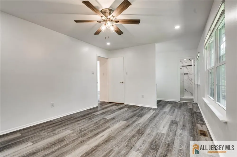 130 Winchester Way Franklin, NJ 08873