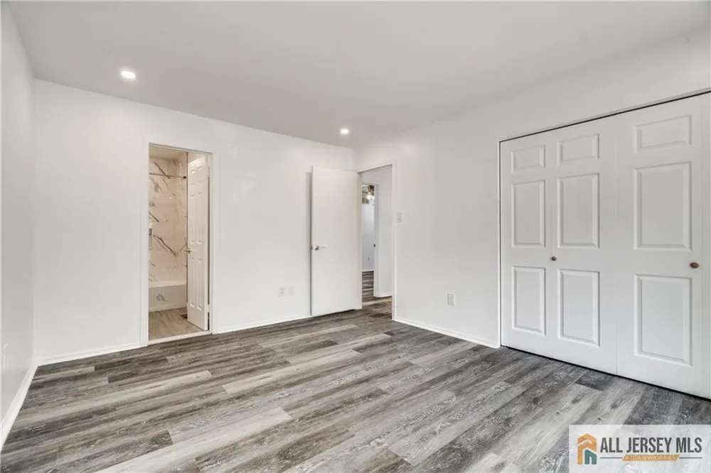 130 Winchester Way Franklin, NJ 08873
