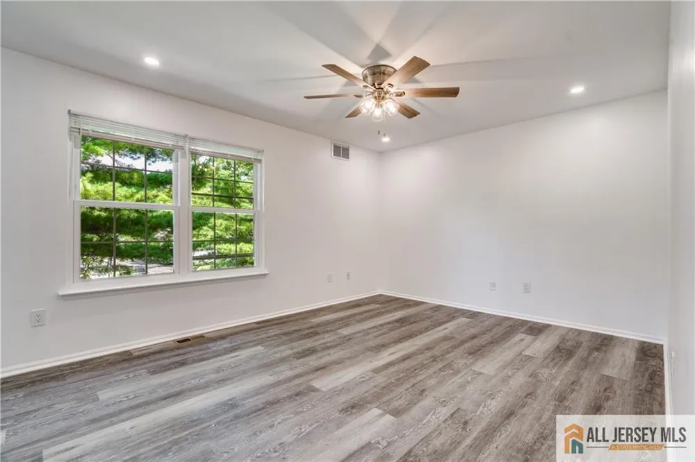 130 Winchester Way Franklin, NJ 08873