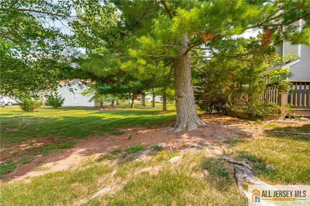 130 Winchester Way Franklin, NJ 08873