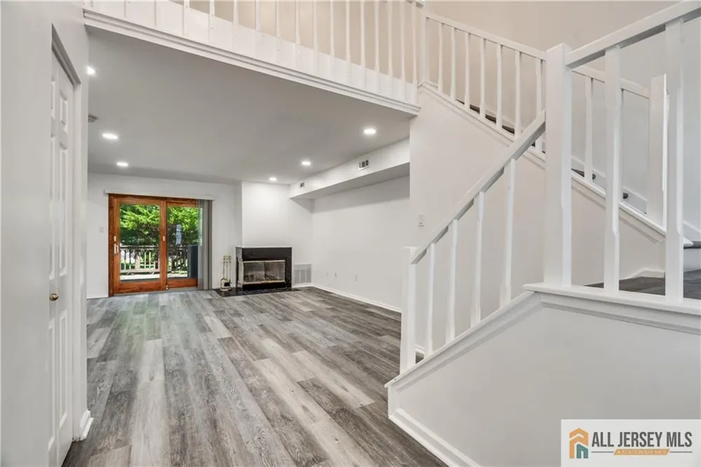 130 Winchester Way Franklin, NJ 08873
