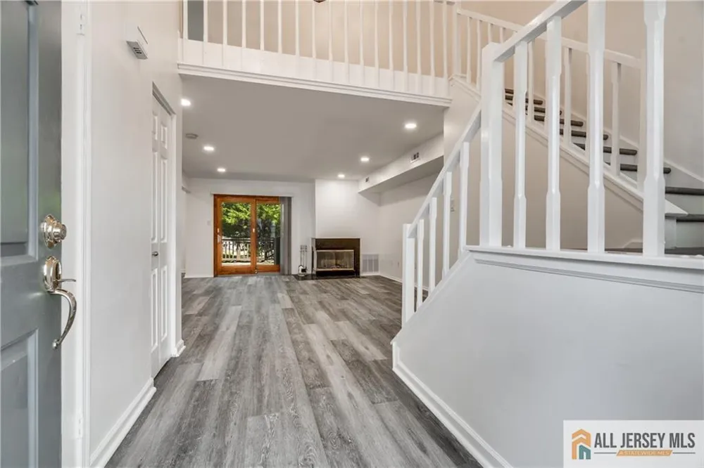130 Winchester Way Franklin, NJ 08873