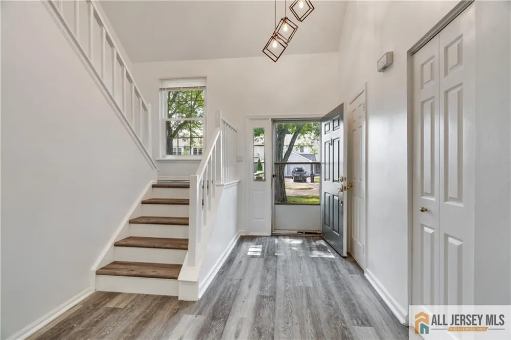 130 Winchester Way Franklin, NJ 08873