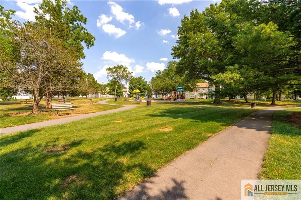 130 Winchester Way Franklin, NJ 08873