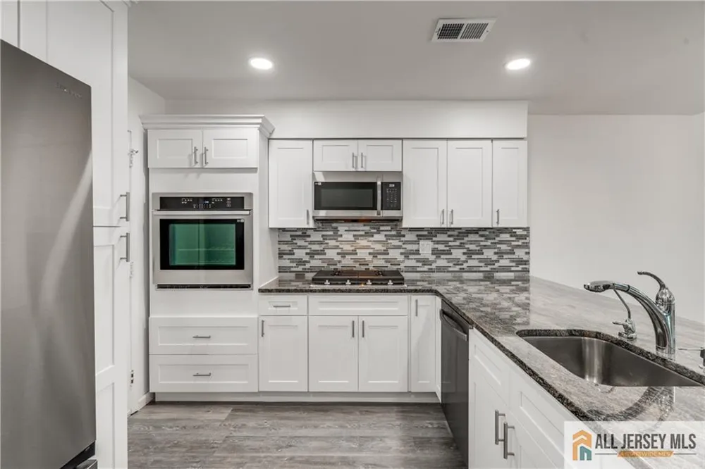 130 Winchester Way Franklin, NJ 08873