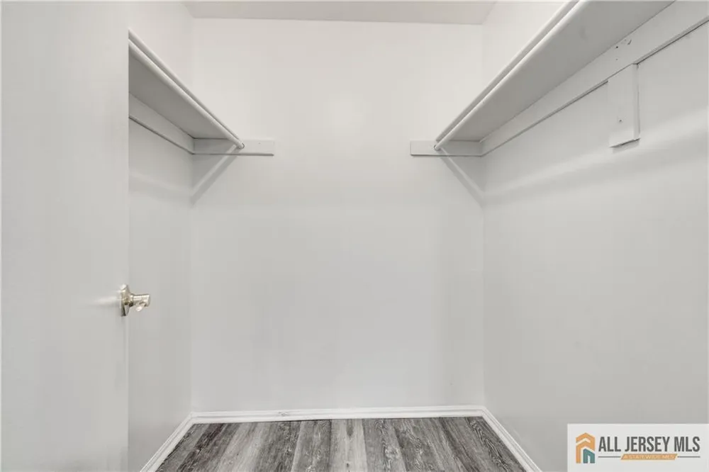 130 Winchester Way Franklin, NJ 08873