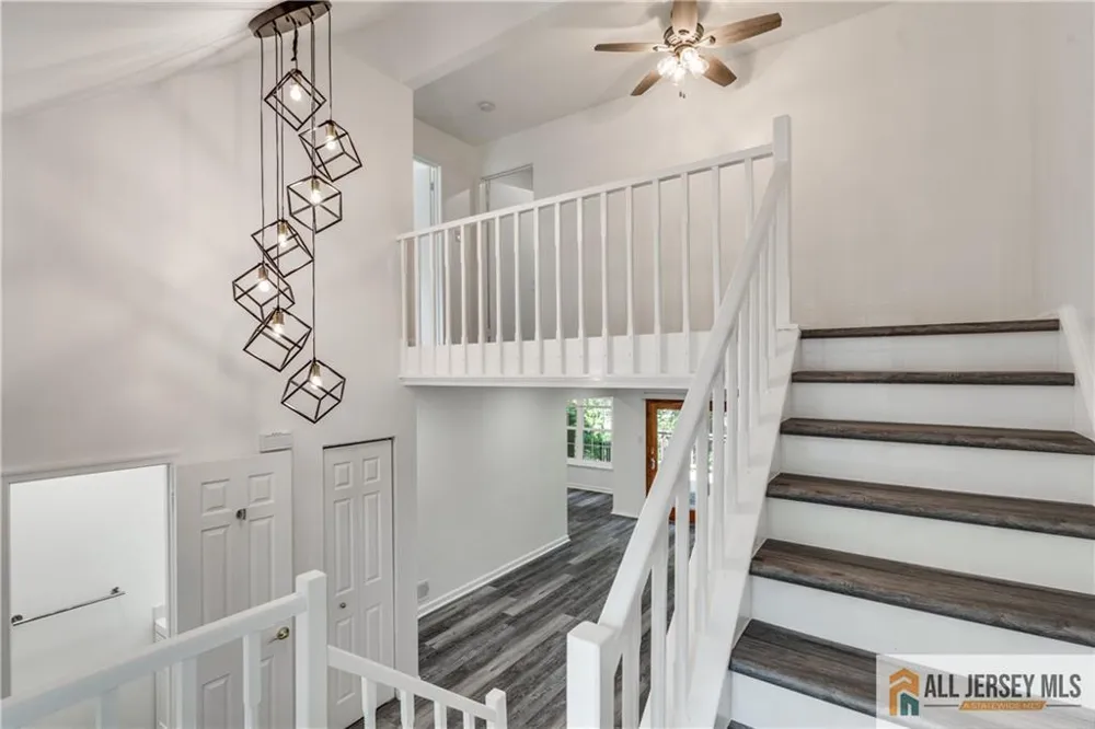 130 Winchester Way Franklin, NJ 08873