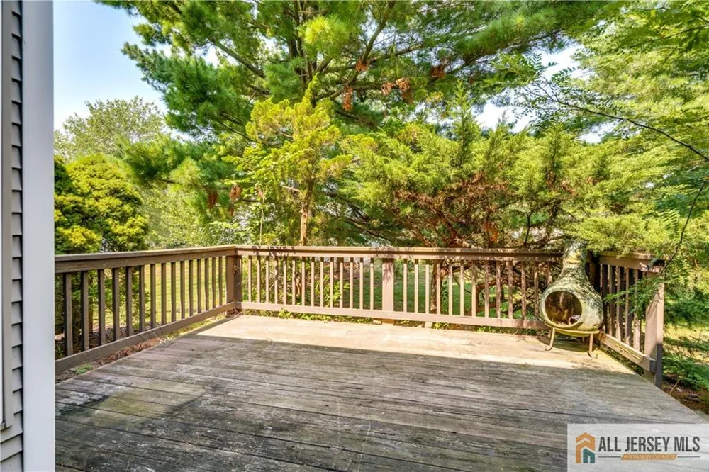 130 Winchester Way Franklin, NJ 08873