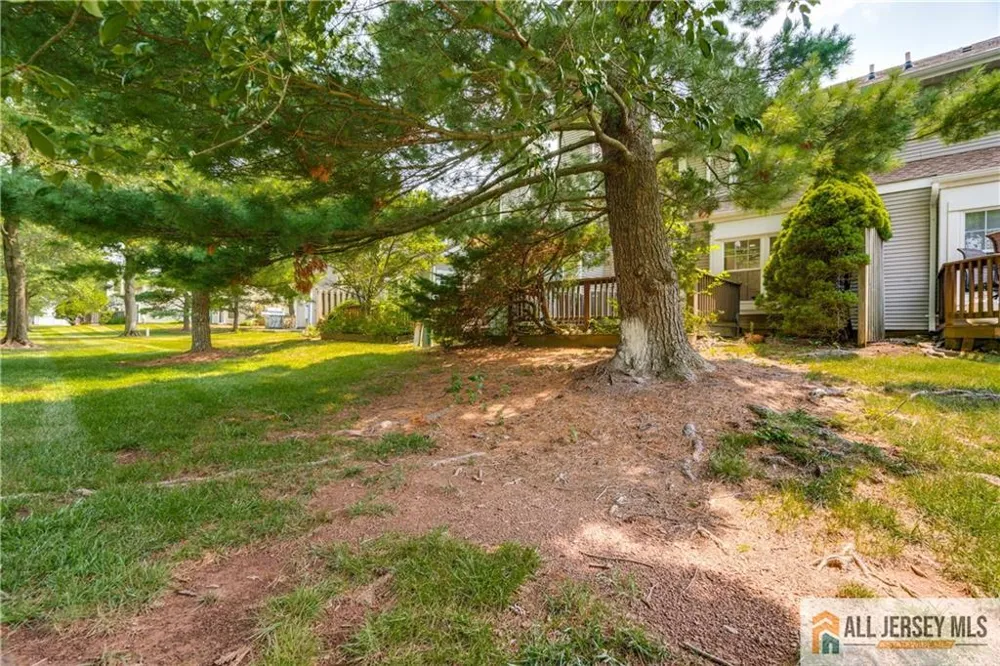 130 Winchester Way Franklin, NJ 08873