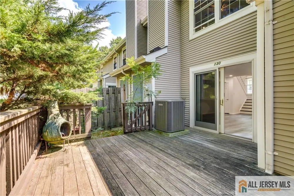 130 Winchester Way Franklin, NJ 08873