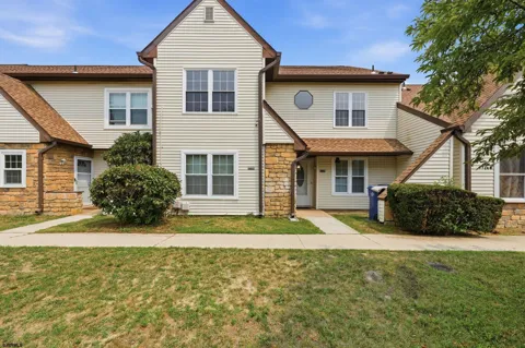 3103 Woodlands Dr