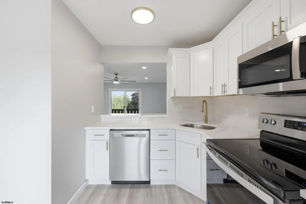 3103 Woodlands Dr Mays Landing, NJ 08330