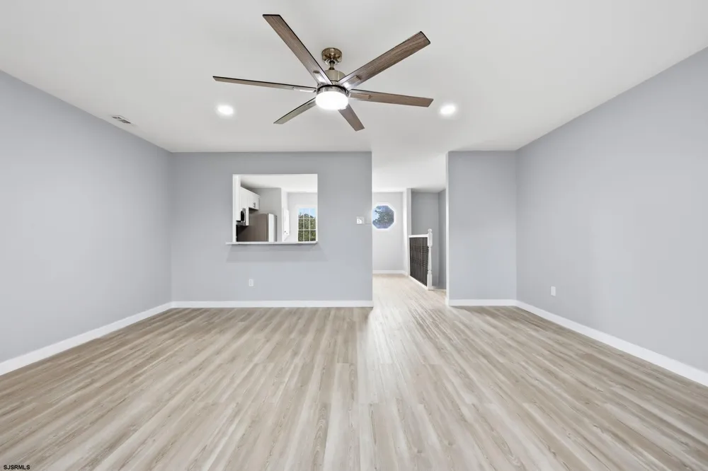 3103 Woodlands Dr Mays Landing, NJ 08330