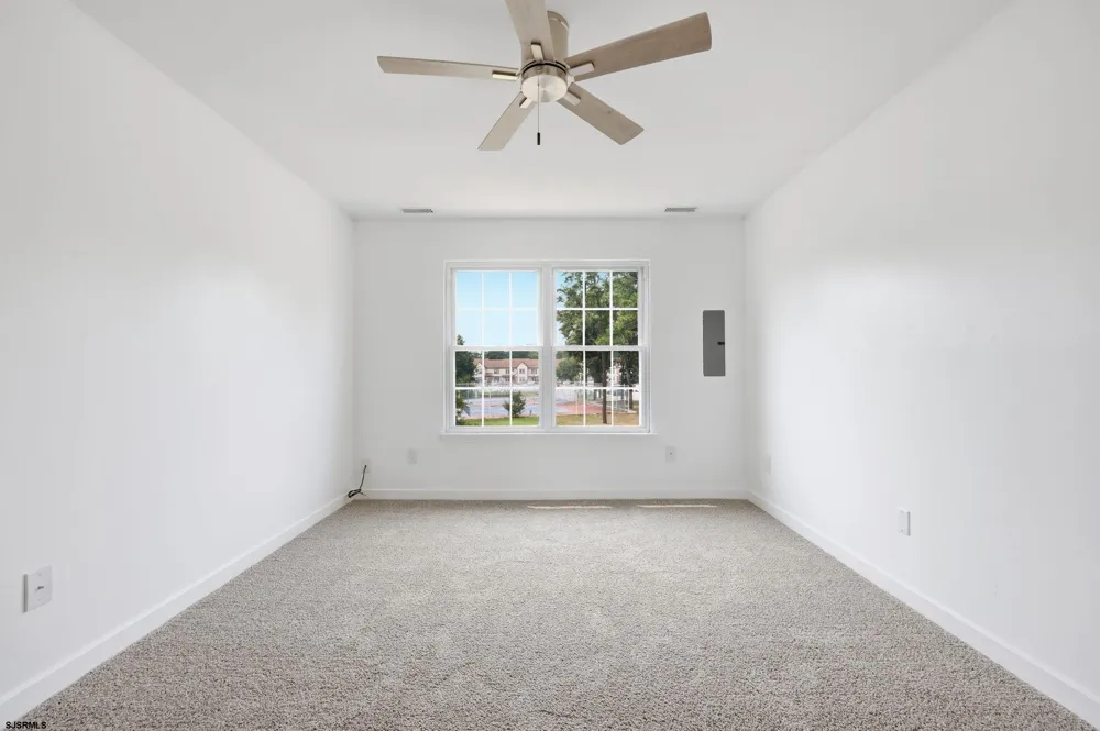 3103 Woodlands Dr Mays Landing, NJ 08330