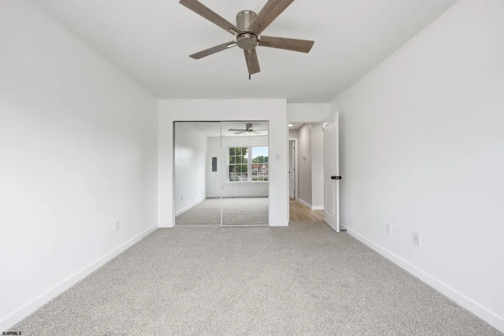 3103 Woodlands Dr Mays Landing, NJ 08330